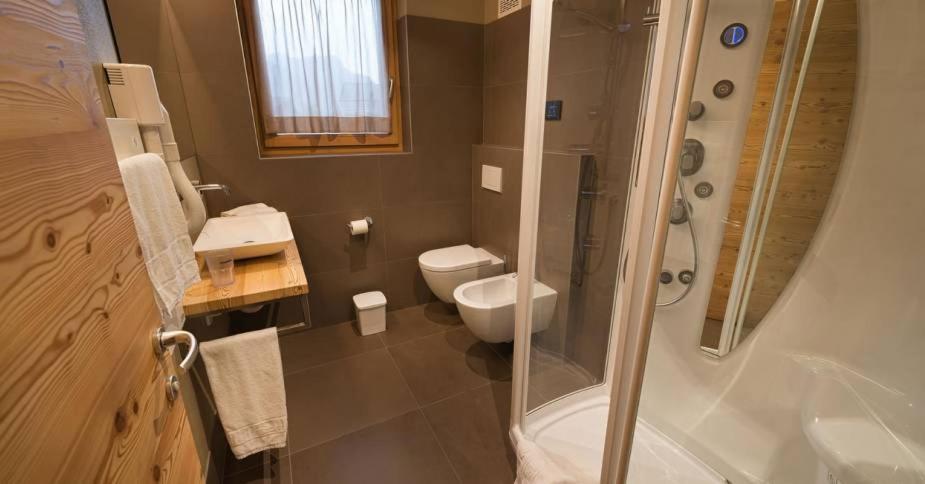 Cronox Vinecc Aparthotel Livigno Exteriör bild