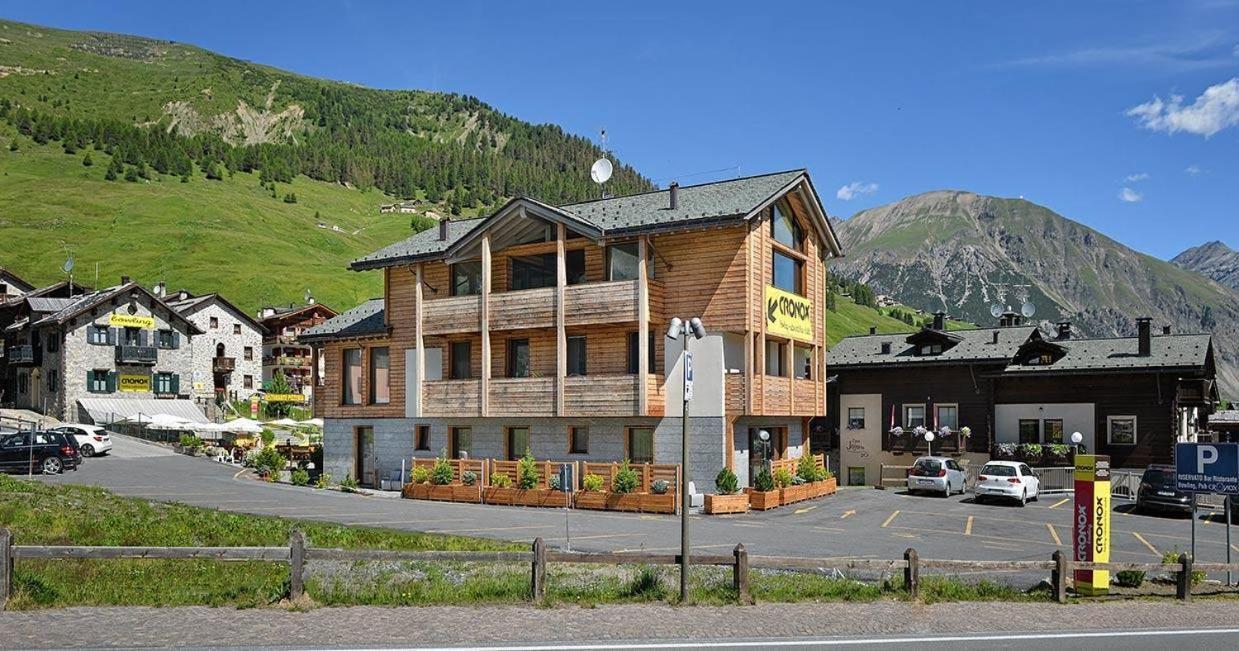 Cronox Vinecc Aparthotel Livigno Exteriör bild