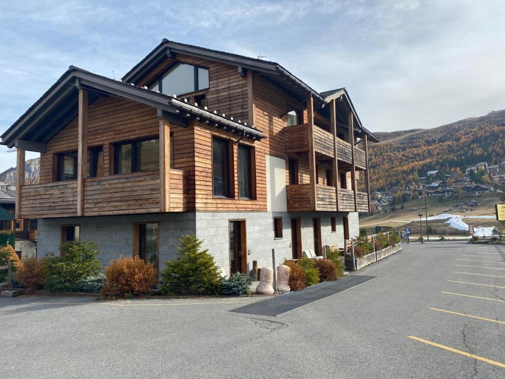 Cronox Vinecc Aparthotel Livigno Exteriör bild