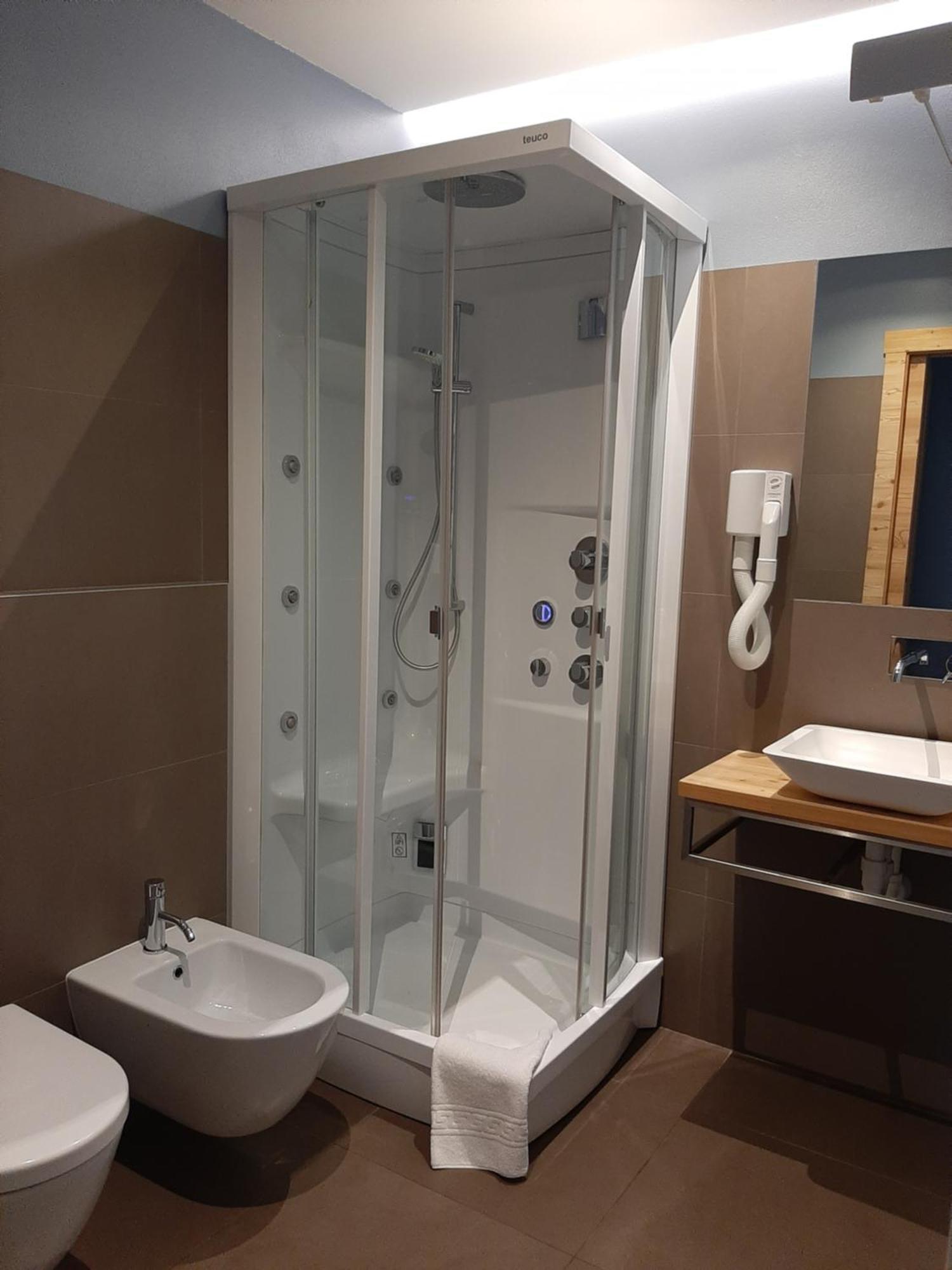 Cronox Vinecc Aparthotel Livigno Exteriör bild
